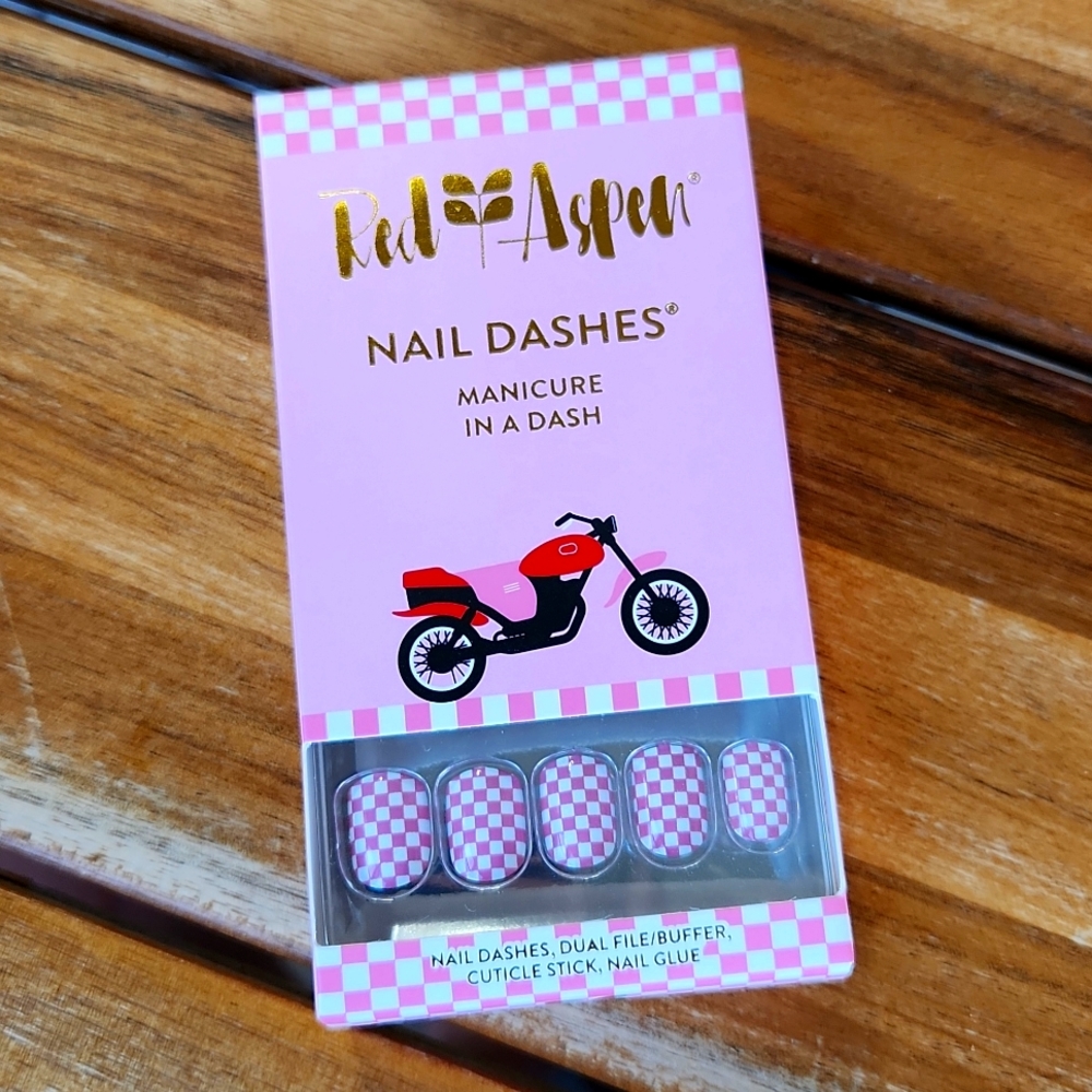 Press on nails